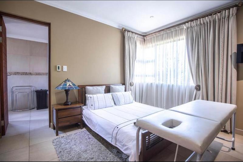 6 Bedroom Property for Sale in Midstream Estate Gauteng