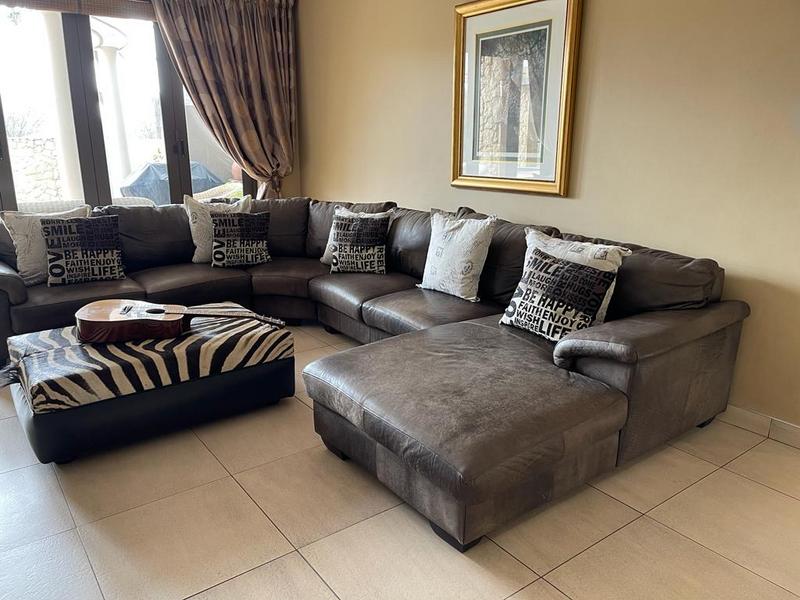 6 Bedroom Property for Sale in Midstream Estate Gauteng