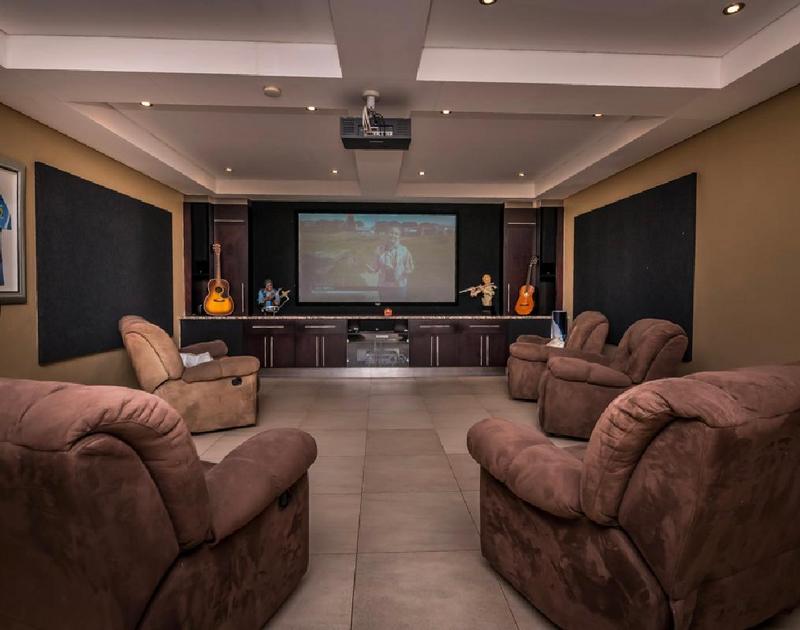 6 Bedroom Property for Sale in Midstream Estate Gauteng