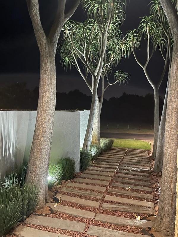 6 Bedroom Property for Sale in Midstream Estate Gauteng