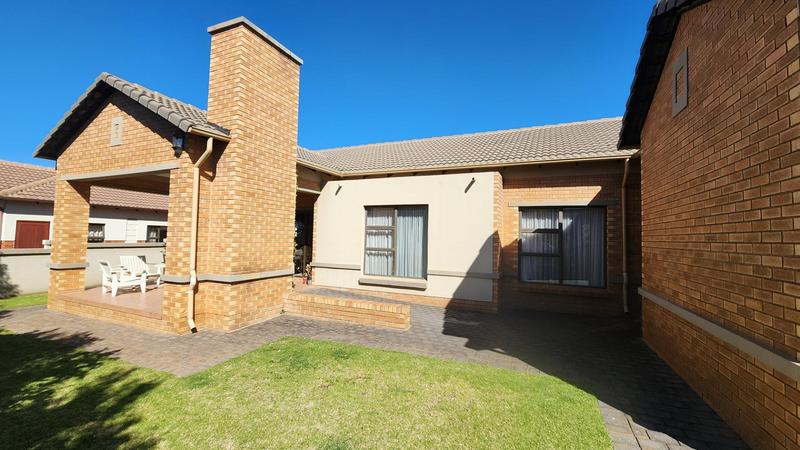 4 Bedroom Property for Sale in Retire at Midstream Gauteng