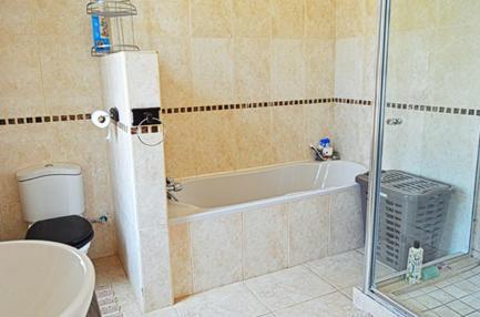 4 Bedroom Property for Sale in Alberante Gauteng