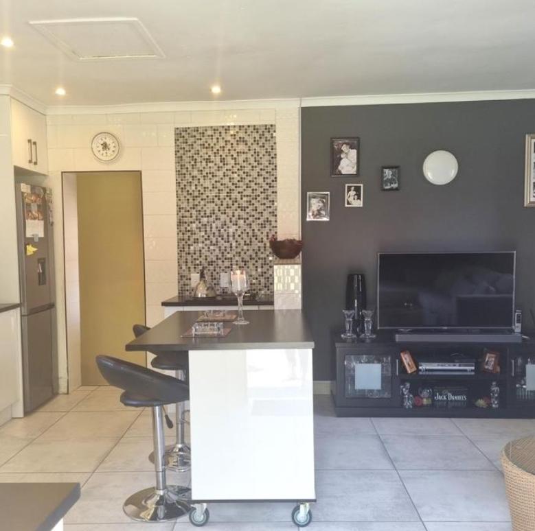 4 Bedroom Property for Sale in Alan Manor Gauteng