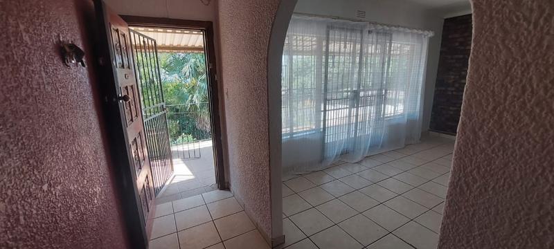 5 Bedroom Property for Sale in Kibler Park Gauteng