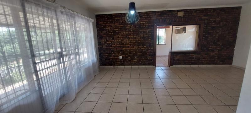 5 Bedroom Property for Sale in Kibler Park Gauteng