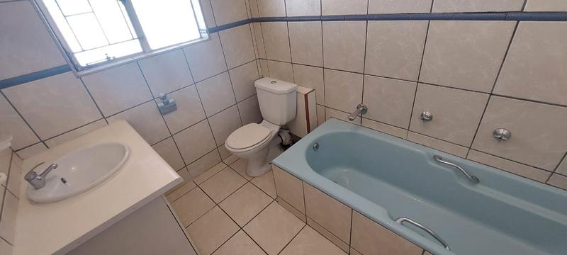 5 Bedroom Property for Sale in Kibler Park Gauteng