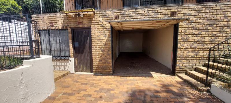 5 Bedroom Property for Sale in Kibler Park Gauteng