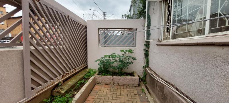 5 Bedroom Property for Sale in Rosettenville Gauteng