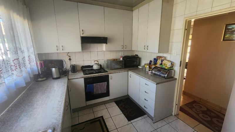 4 Bedroom Property for Sale in Raceview Gauteng
