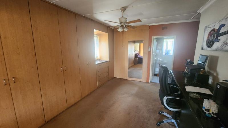 4 Bedroom Property for Sale in Raceview Gauteng