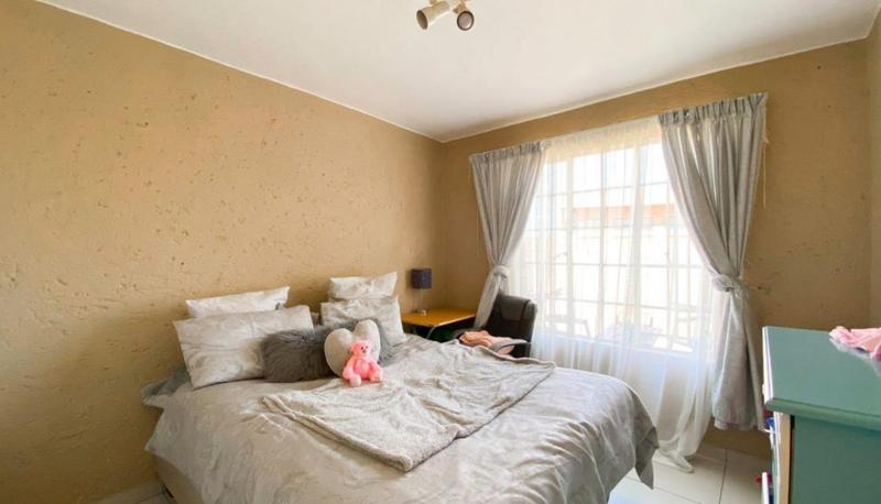 2 Bedroom Property for Sale in Bassonia Estate Gauteng