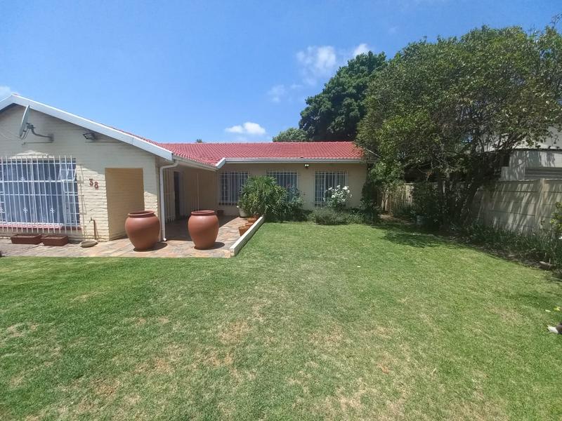 3 Bedroom Property for Sale in Florida Lake Gauteng