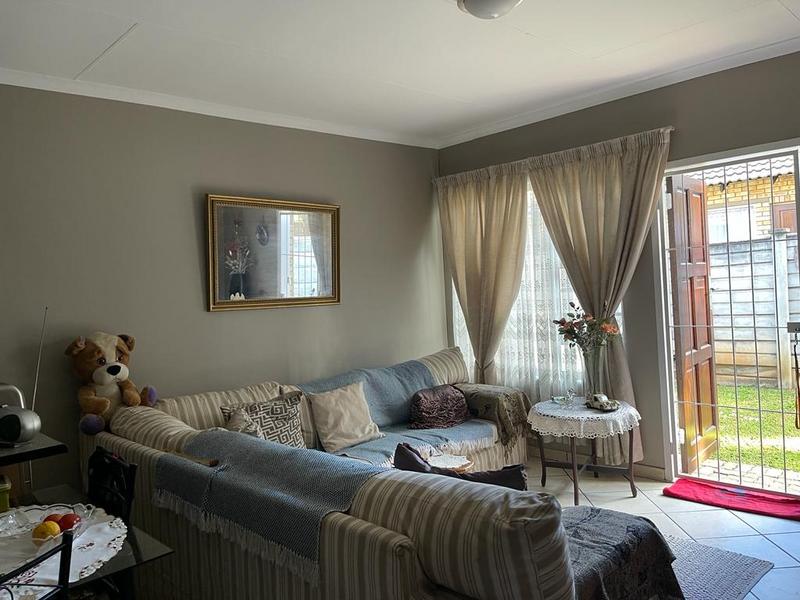 2 Bedroom Property for Sale in Vanderbijlpark CW 4 Gauteng