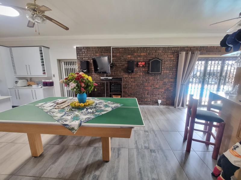 5 Bedroom Property for Sale in Golf Park Gauteng