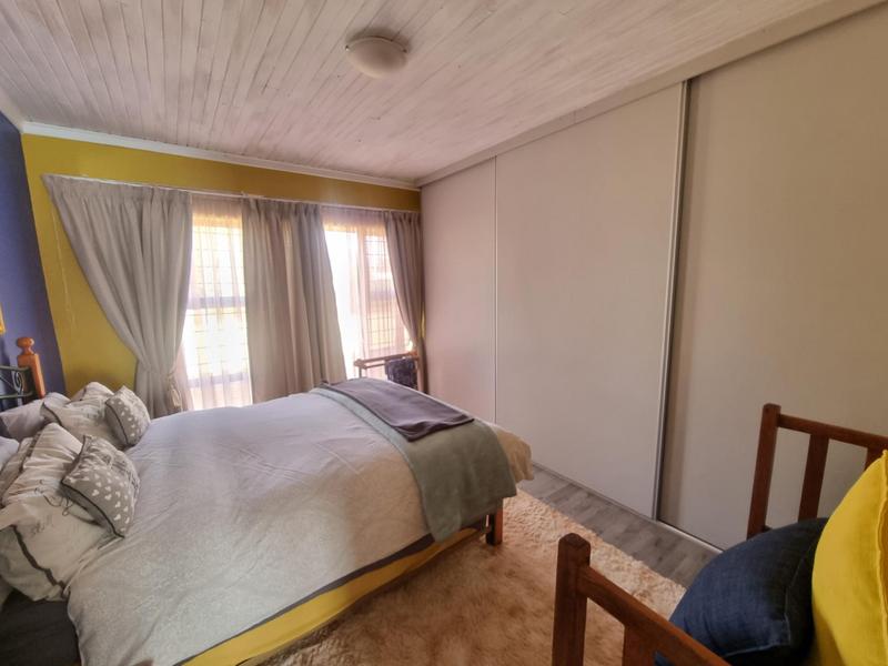 5 Bedroom Property for Sale in Golf Park Gauteng