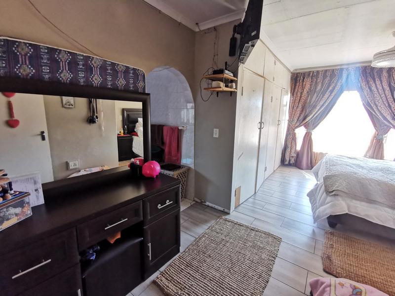 6 Bedroom Property for Sale in Meyerton Central Gauteng