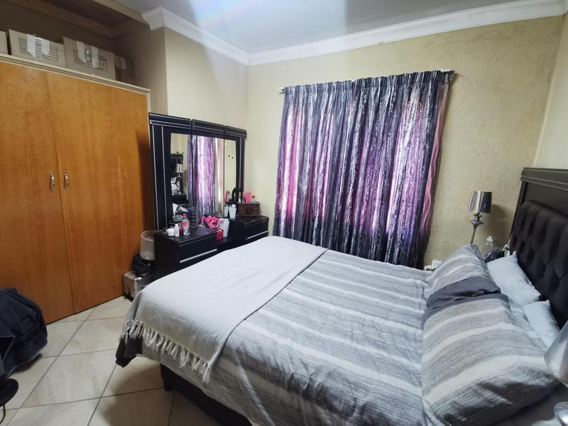 6 Bedroom Property for Sale in Meyerton Central Gauteng