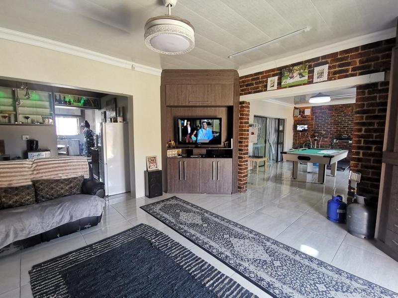 6 Bedroom Property for Sale in Meyerton Central Gauteng