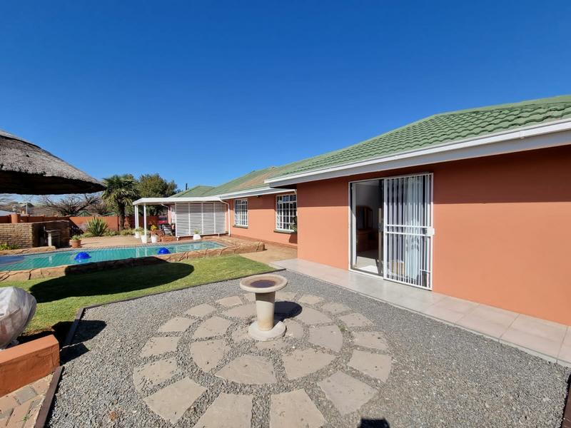 4 Bedroom Property for Sale in Rothdene Gauteng