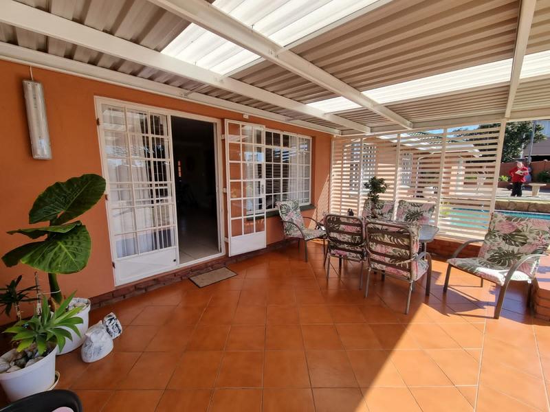 4 Bedroom Property for Sale in Rothdene Gauteng
