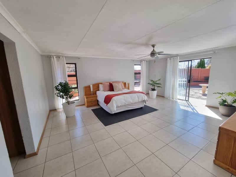 4 Bedroom Property for Sale in Rothdene Gauteng