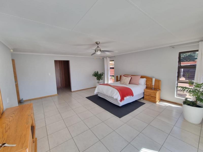 4 Bedroom Property for Sale in Rothdene Gauteng