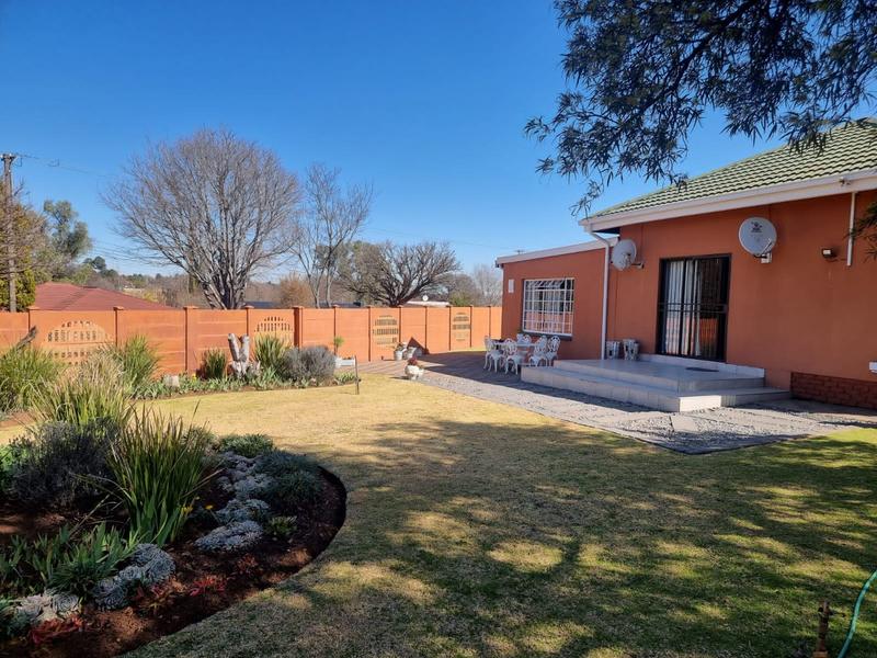 4 Bedroom Property for Sale in Rothdene Gauteng