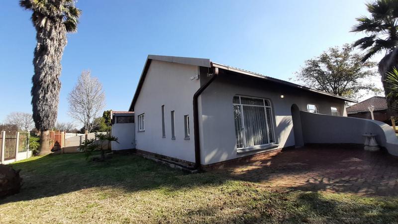 3 Bedroom Property for Sale in Falcon Ridge Gauteng