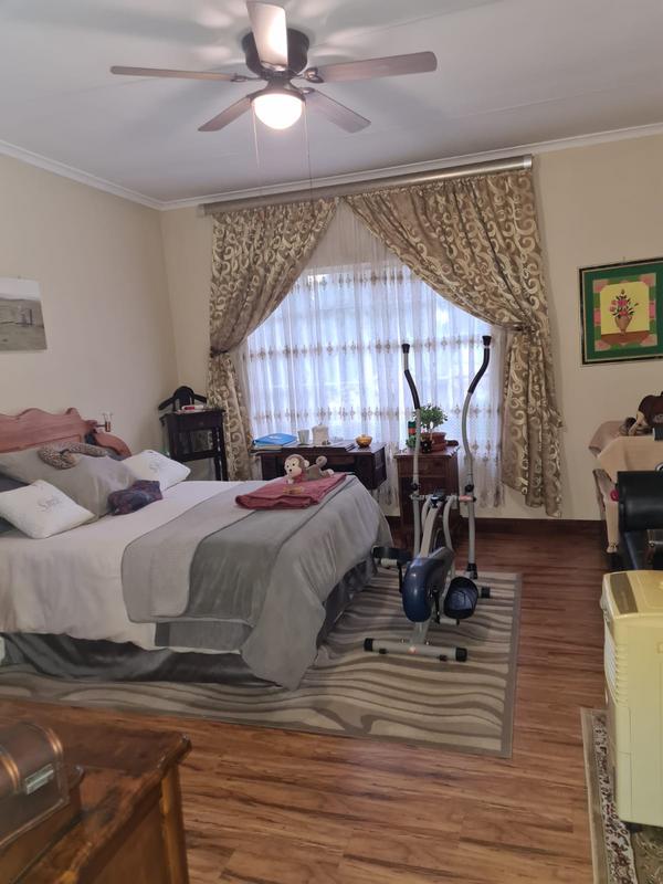5 Bedroom Property for Sale in Glen Donald Gauteng