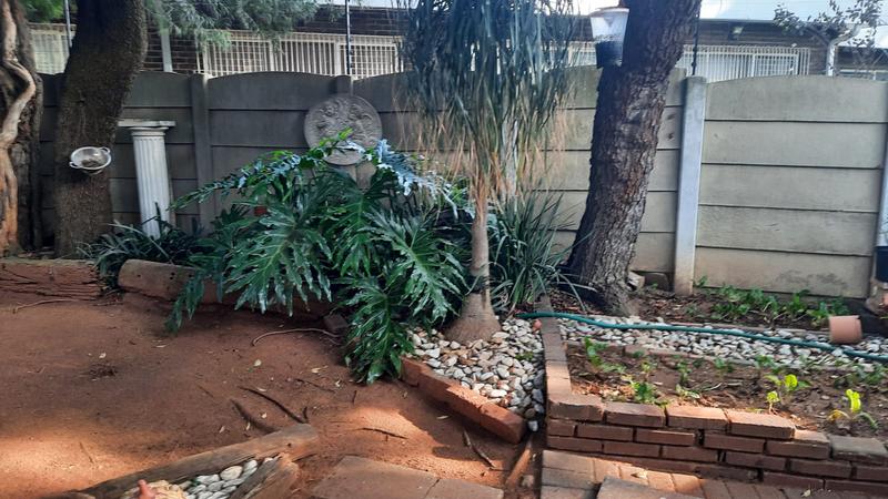 3 Bedroom Property for Sale in Glen Marais Gauteng