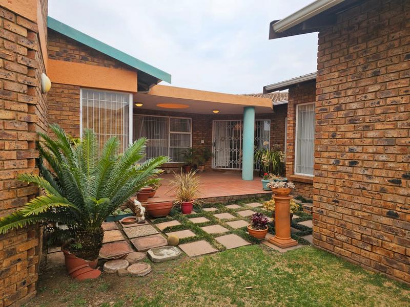 3 Bedroom Property for Sale in Pomona Gauteng