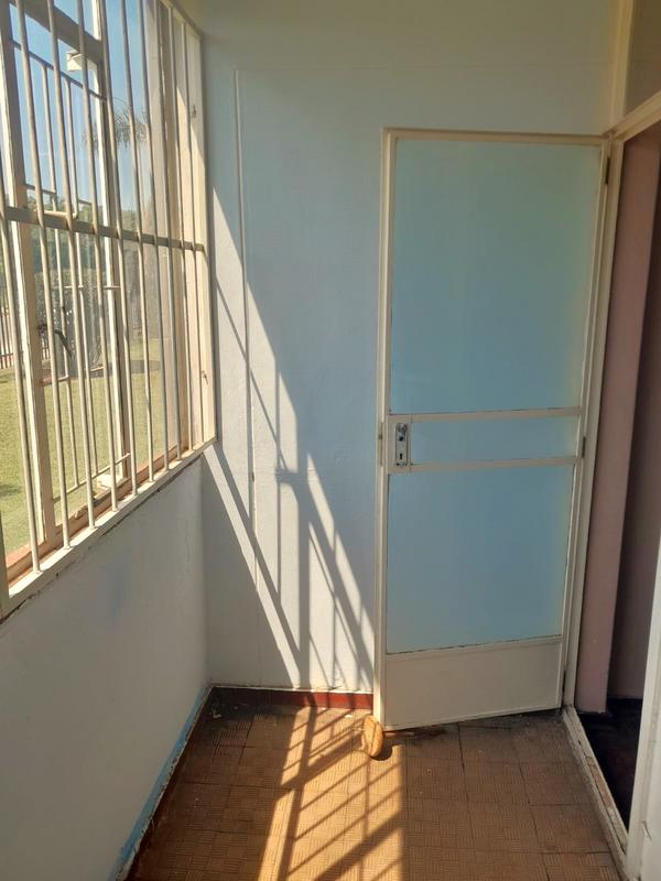 2 Bedroom Property for Sale in Rhodesfield Gauteng