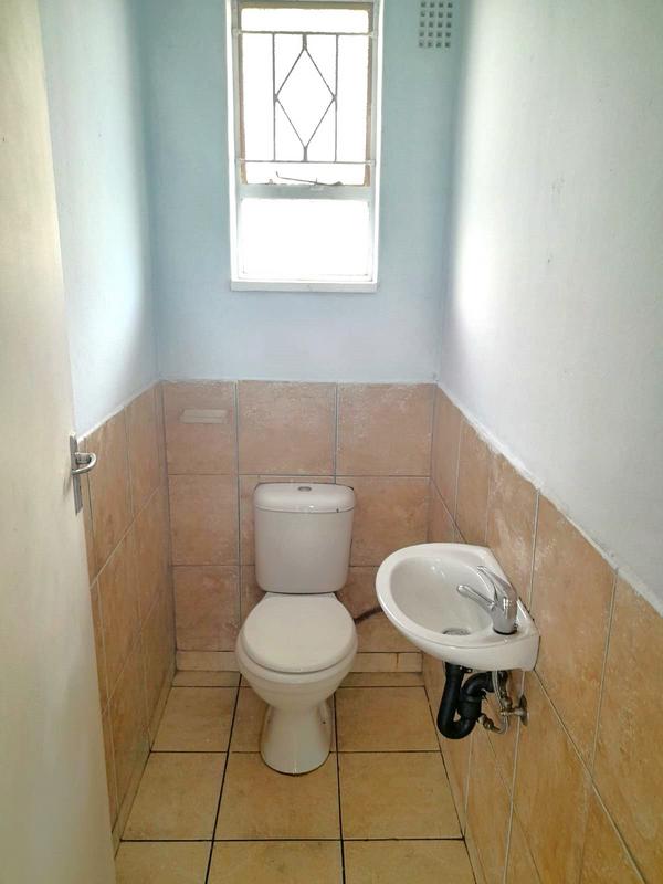 2 Bedroom Property for Sale in Rhodesfield Gauteng