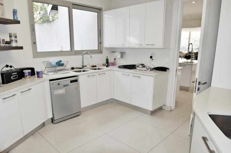 5 Bedroom Property for Sale in Sandown Gauteng