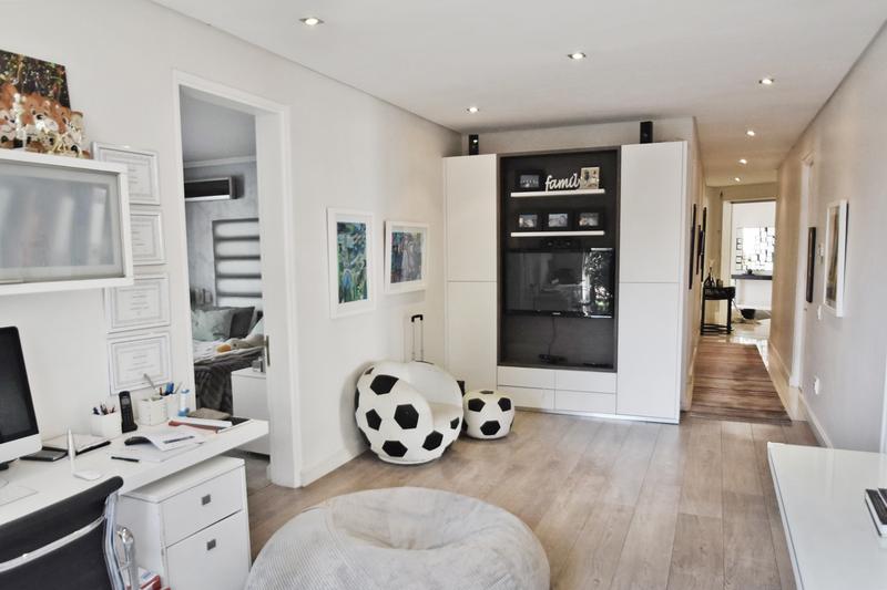 5 Bedroom Property for Sale in Sandown Gauteng