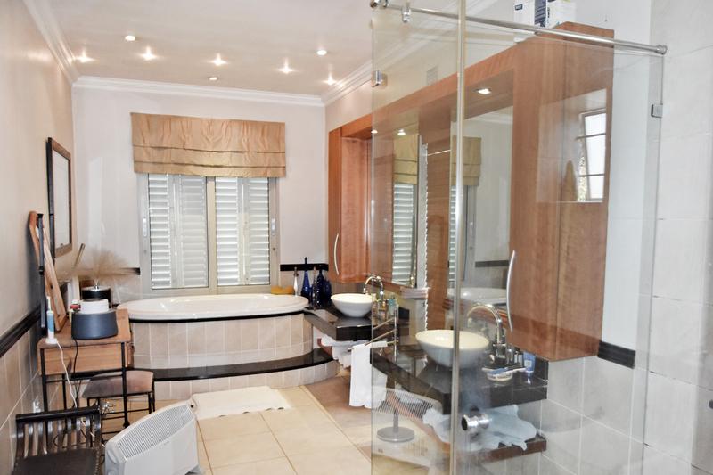 5 Bedroom Property for Sale in Sandown Gauteng