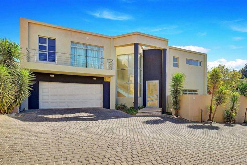 4 Bedroom Property for Sale in Sandown Gauteng