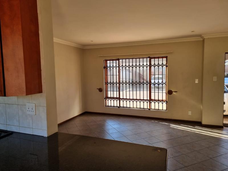 2 Bedroom Property for Sale in Rensburg Gauteng