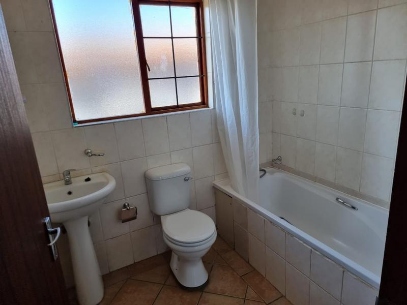 2 Bedroom Property for Sale in Rensburg Gauteng