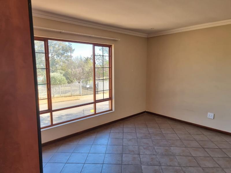 2 Bedroom Property for Sale in Rensburg Gauteng