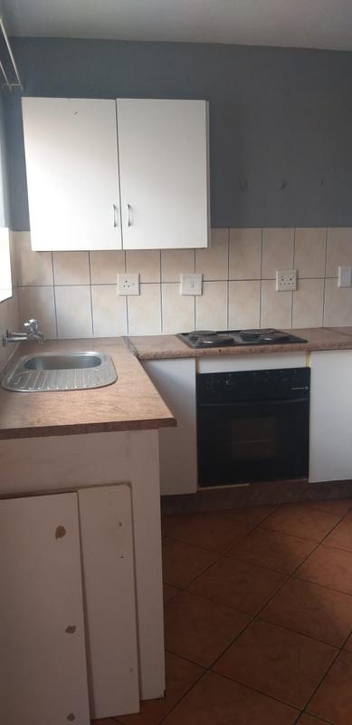 2 Bedroom Property for Sale in Rensburg Gauteng
