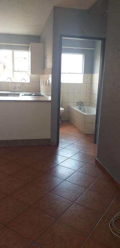2 Bedroom Property for Sale in Rensburg Gauteng