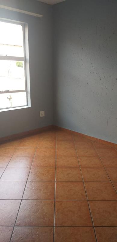 2 Bedroom Property for Sale in Rensburg Gauteng