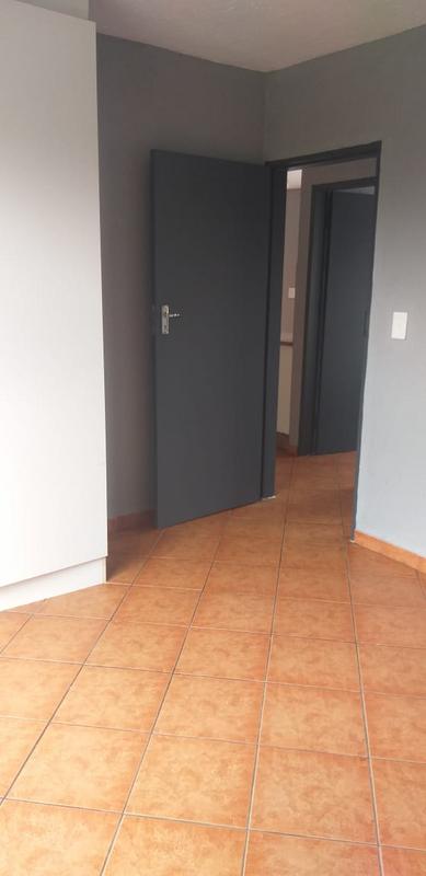 2 Bedroom Property for Sale in Rensburg Gauteng