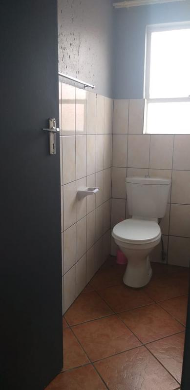2 Bedroom Property for Sale in Rensburg Gauteng