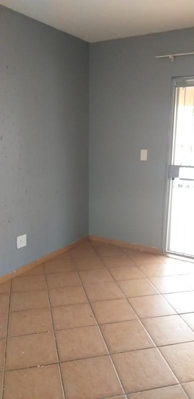 2 Bedroom Property for Sale in Rensburg Gauteng