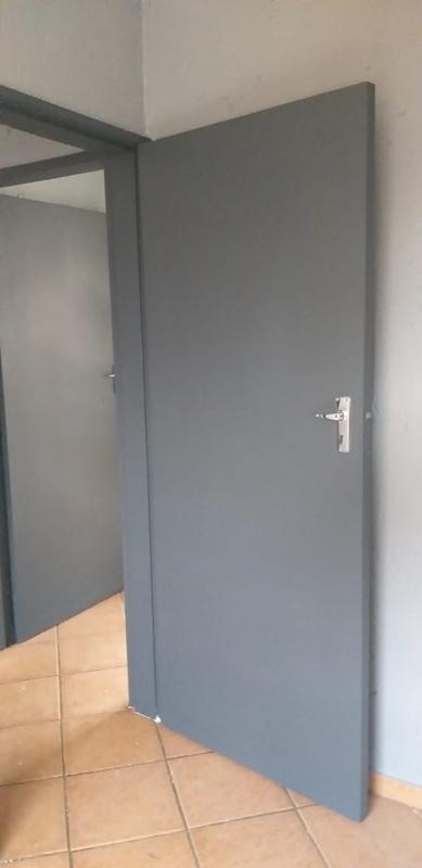 2 Bedroom Property for Sale in Rensburg Gauteng