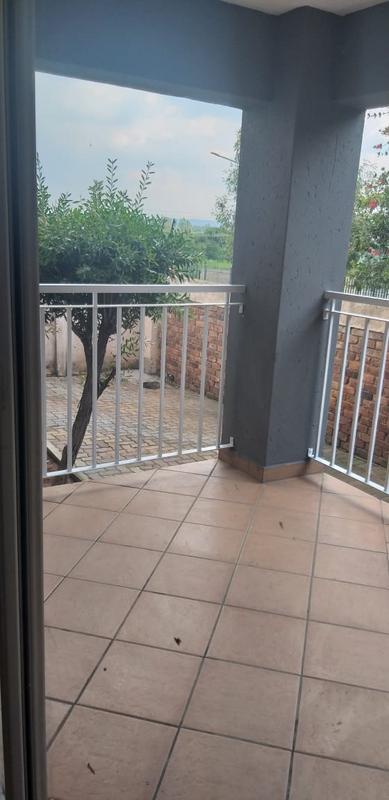 2 Bedroom Property for Sale in Rensburg Gauteng