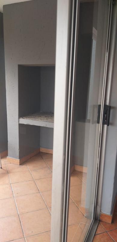 2 Bedroom Property for Sale in Rensburg Gauteng