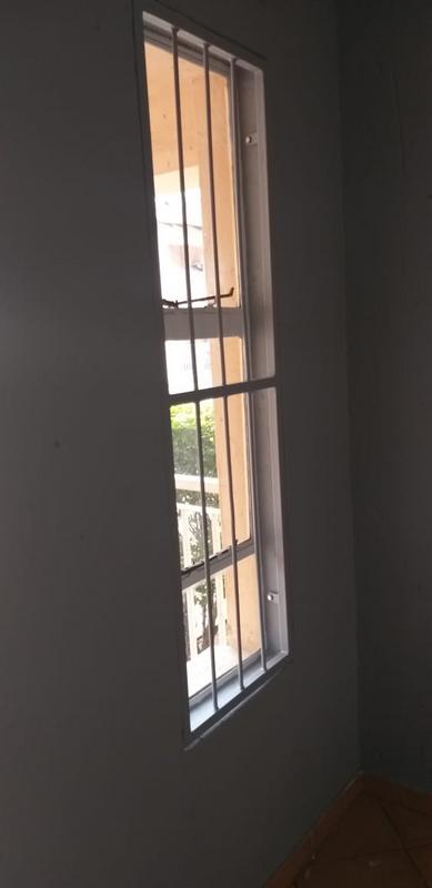 2 Bedroom Property for Sale in Rensburg Gauteng